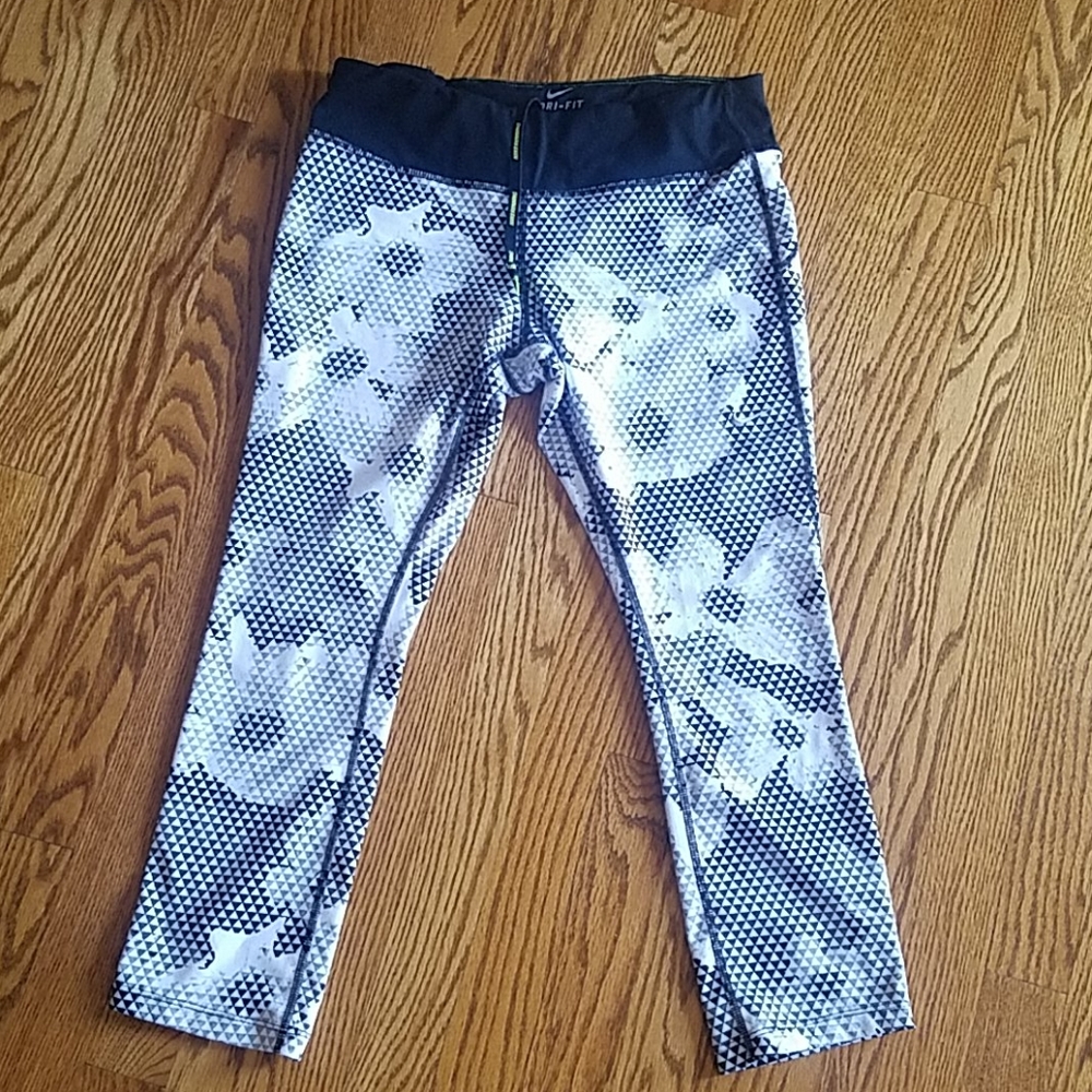 Nike Capri